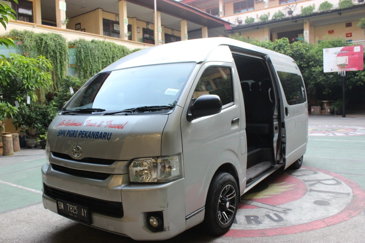 Mobil Pariwisata
