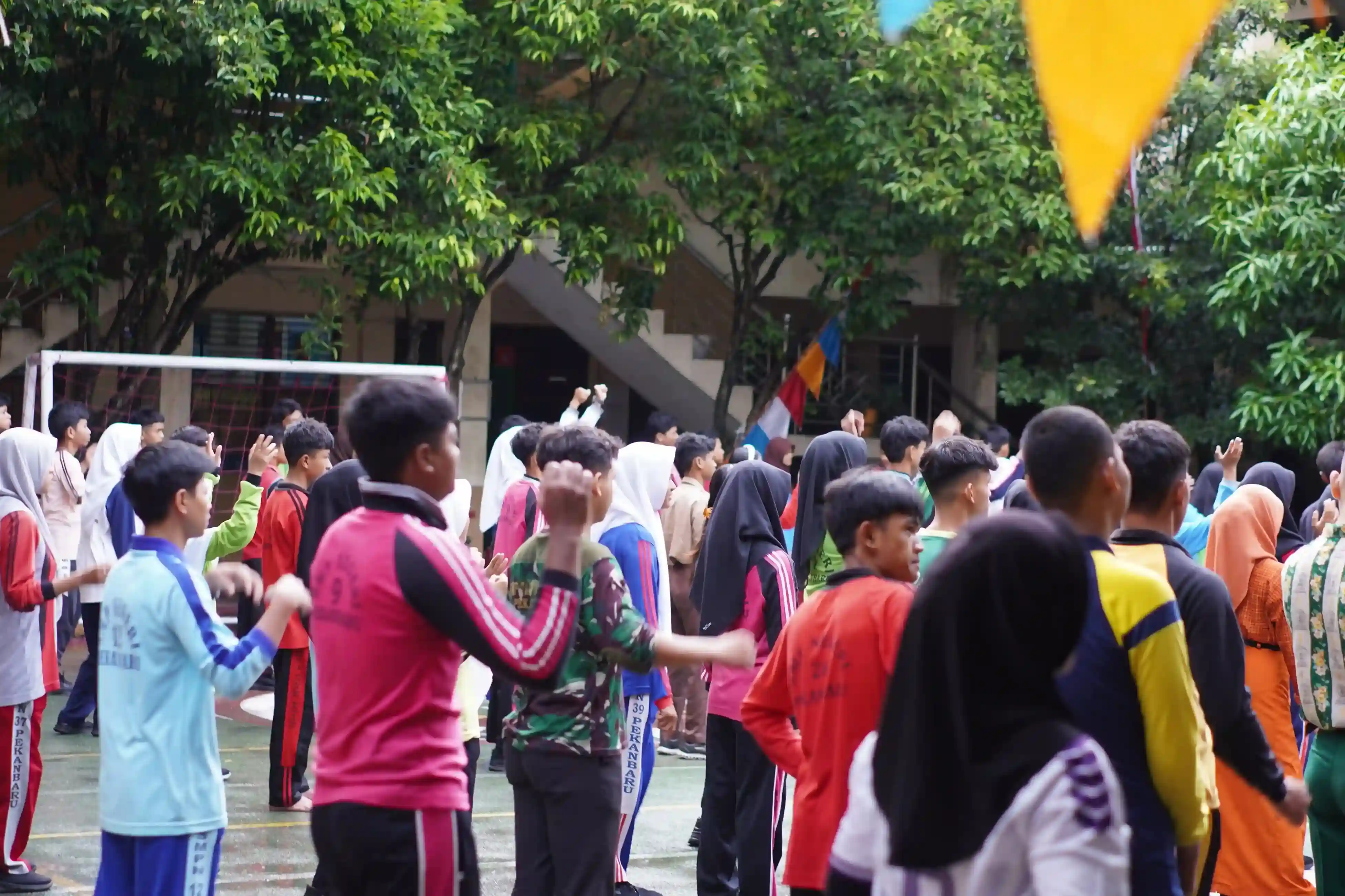 Senam Sehat Pagi Tingkatkan Semangat dan Kebugaran Siswa SMK PGRI Pekanbaru
